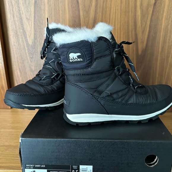 Women’s North Face Bootie - Picture 2 of 4